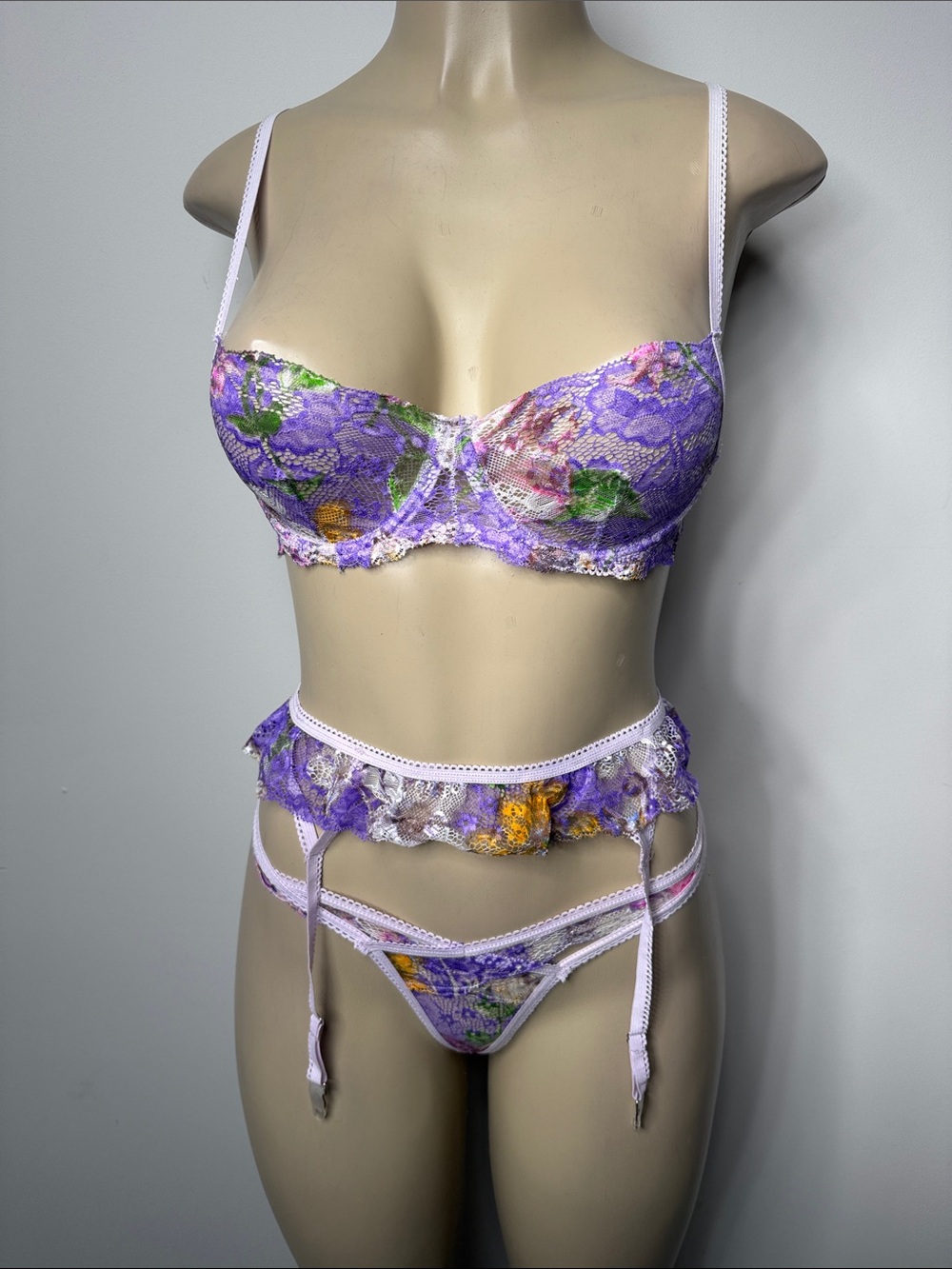 SHEIN Lavender Floral Lace Bra, Garter & Thong Set - Purple, Green, Yellow
